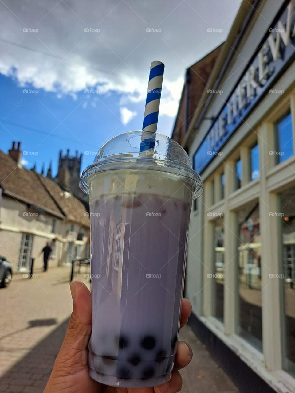 Purple milktea from the busy street of Jardins