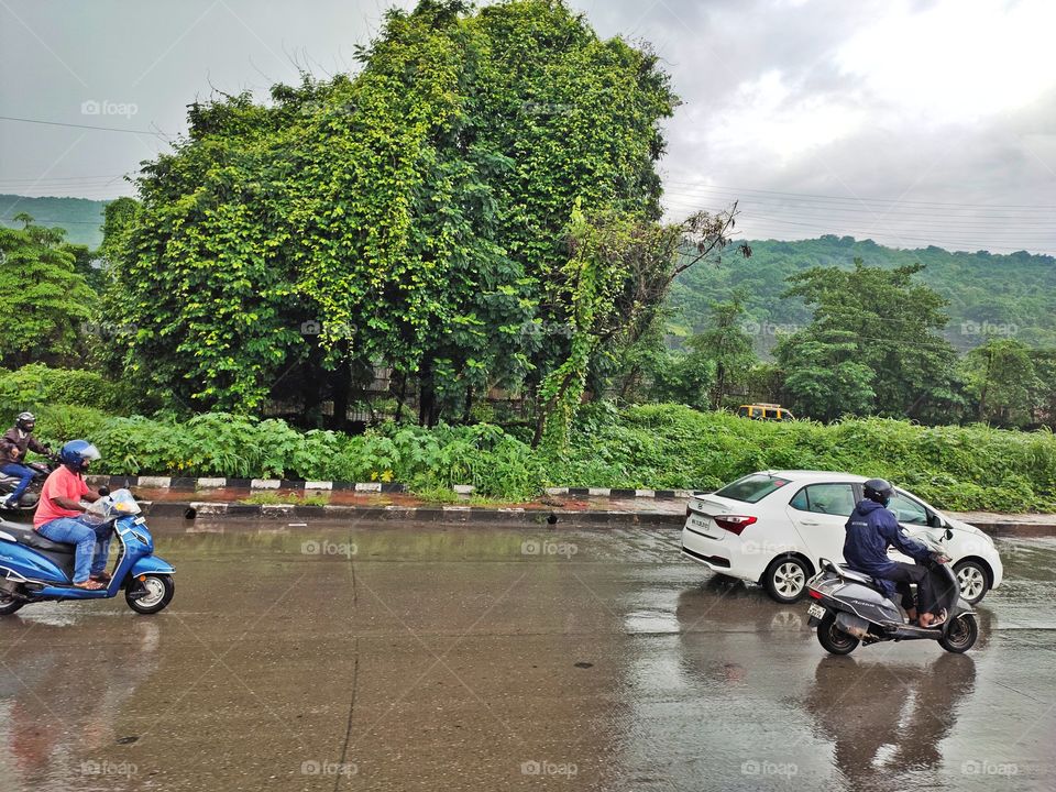 Pleasent Weather 
Raining ☁️☁️☔
Highway Trip

Green Velly🍀🌿🌴🌱