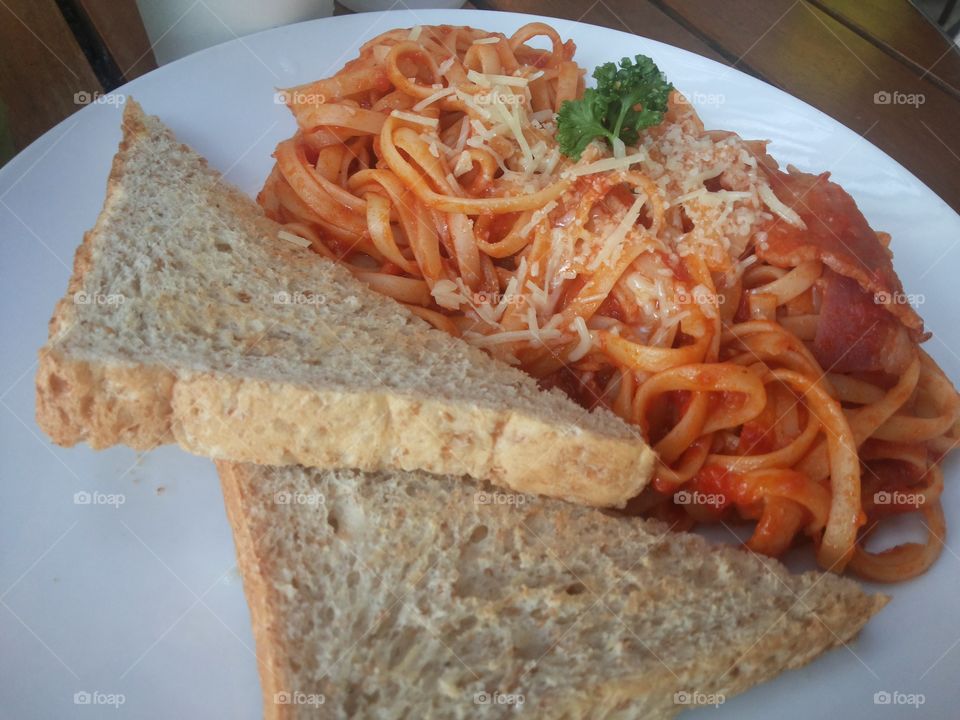 meaty and cheesy spaghetti