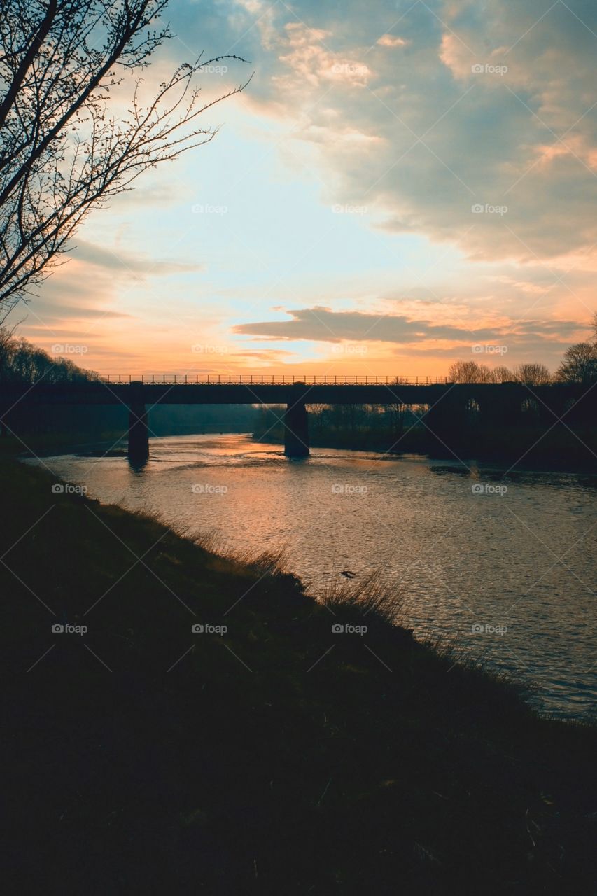 Sunrise Over The Bridge, Sunrise In England, English Mornings, Avenham Park In England