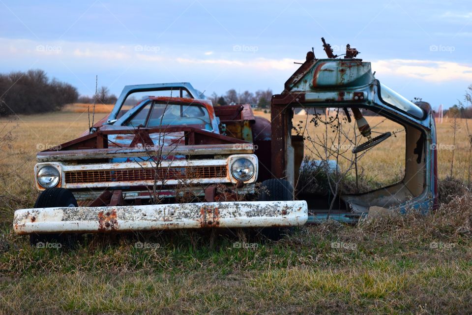 Rusted old truck 