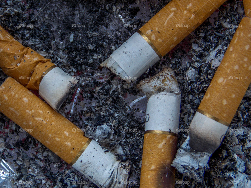 O Ministério da Saúde adverte!!! Quem Fuma Morre!