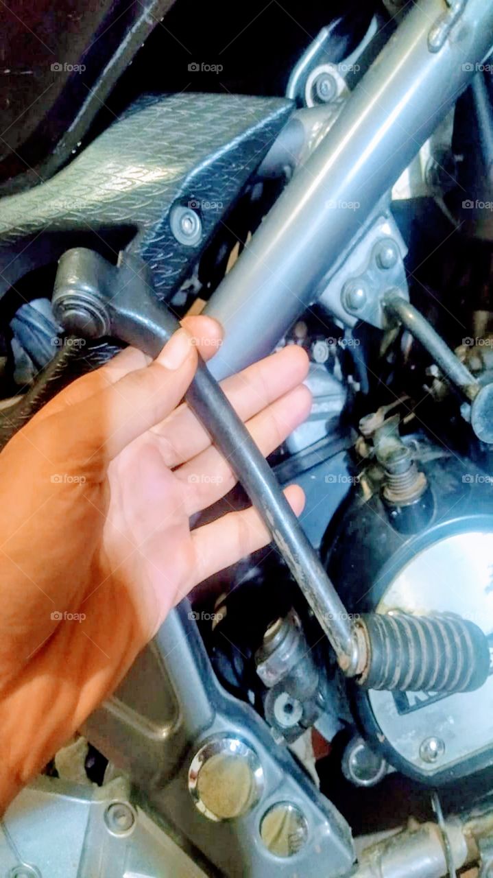 Hand and engine motor