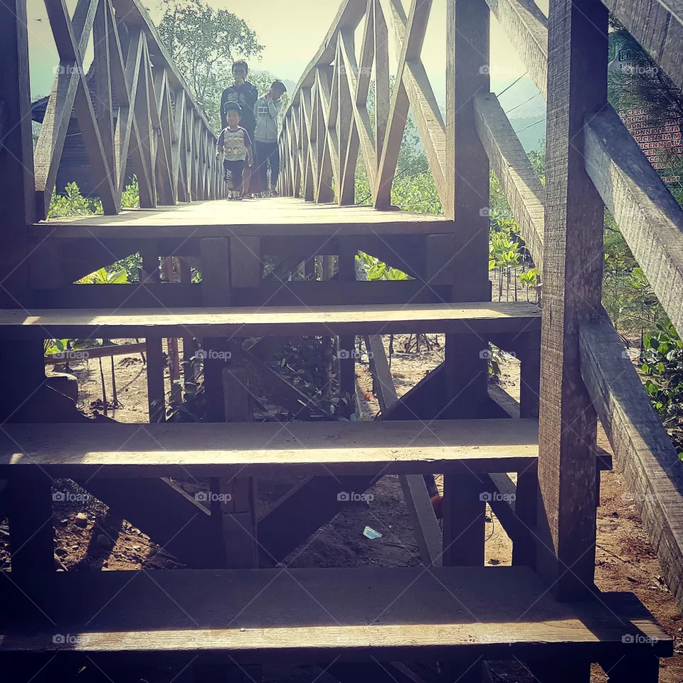 naik tangga