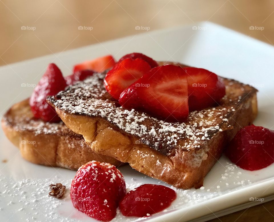 Homemade French Toast with fresh Strawberries 
