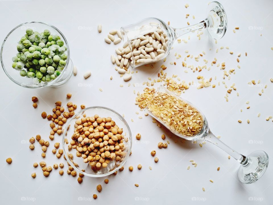 transparent glasses containing legumes