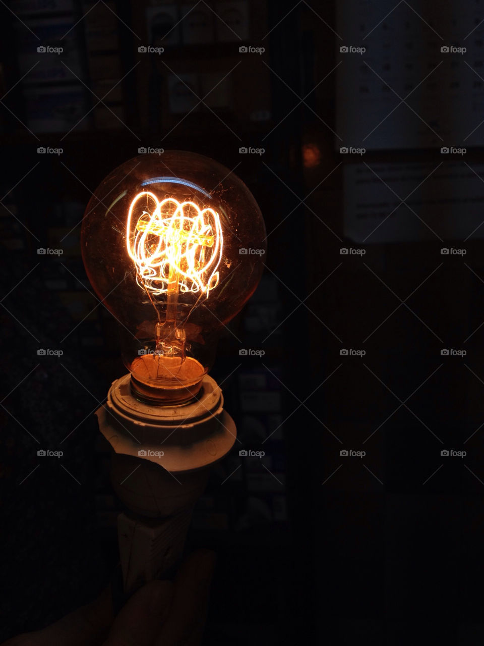 light vintage idea bulb by acio