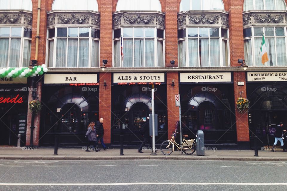 Irish pub