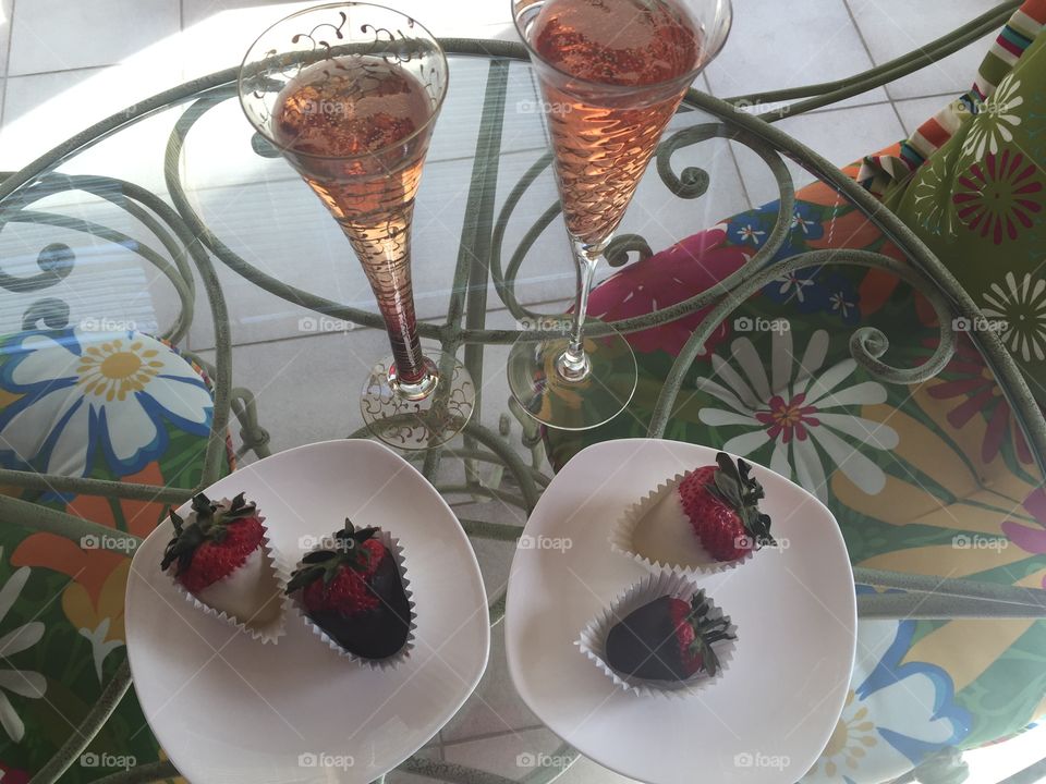 Champagne and chocolate strawberries 