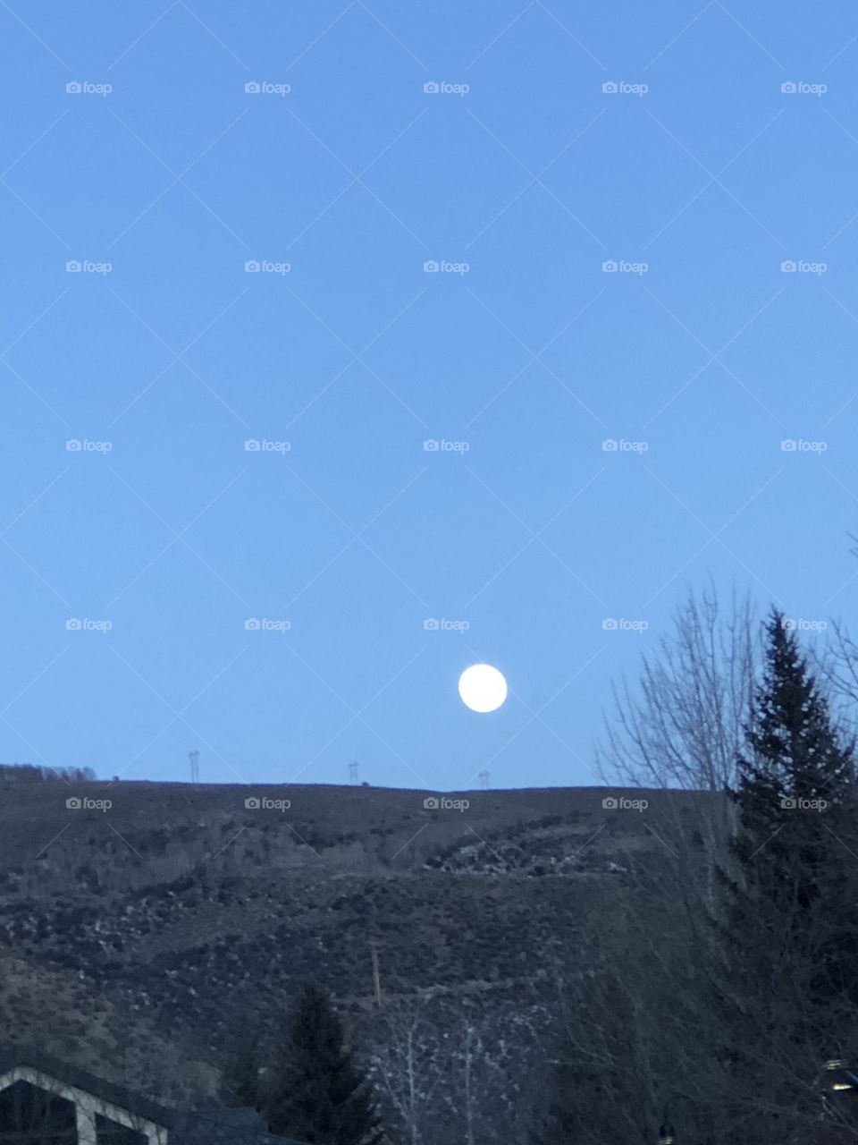 Full Moon captured early in the morning New Years Day 2018