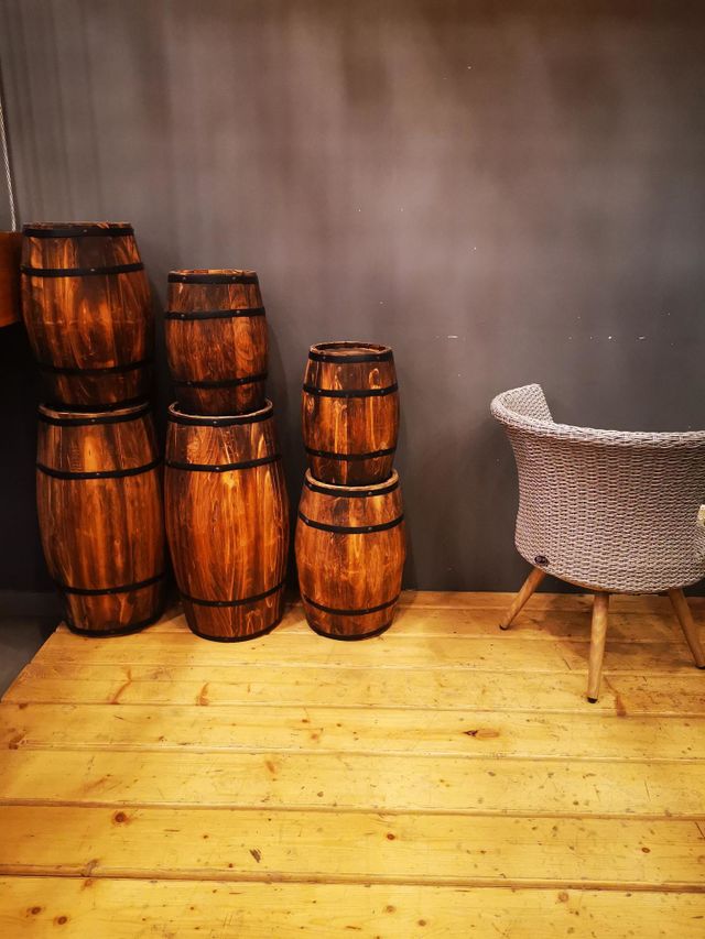 Restaurant and bar décor