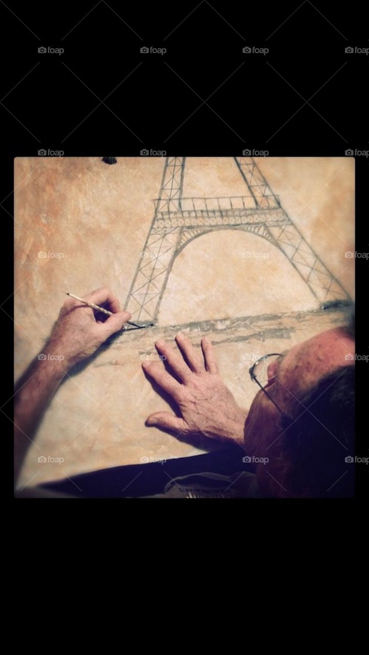 Drawing the Eiffel Tower