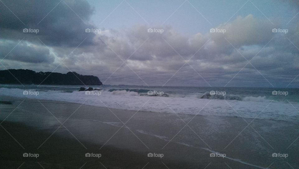 pacific storm. we are at the coast in new zealand before the zyklon 