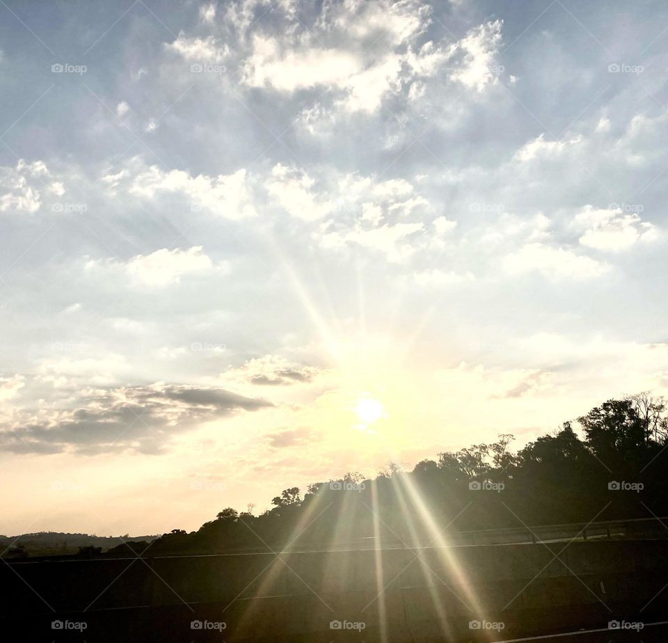 🇺🇸 An extremely beautiful sunset in Itatiba, interior of Brazil. Cheer the nature! / 🇧🇷 Um entardecer extremamente bonito em Itatiba, interior do Brasil. Viva a natureza! 
