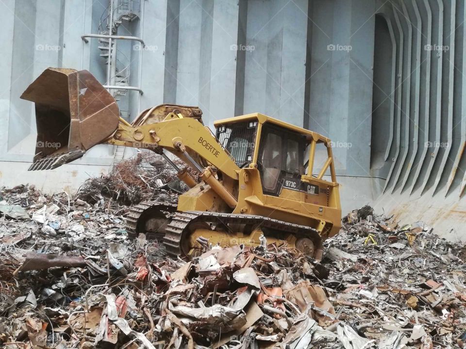 Scrap bulldozer caterpillar 973 C 