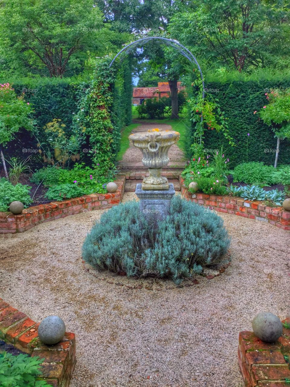 Garden. Fountain 