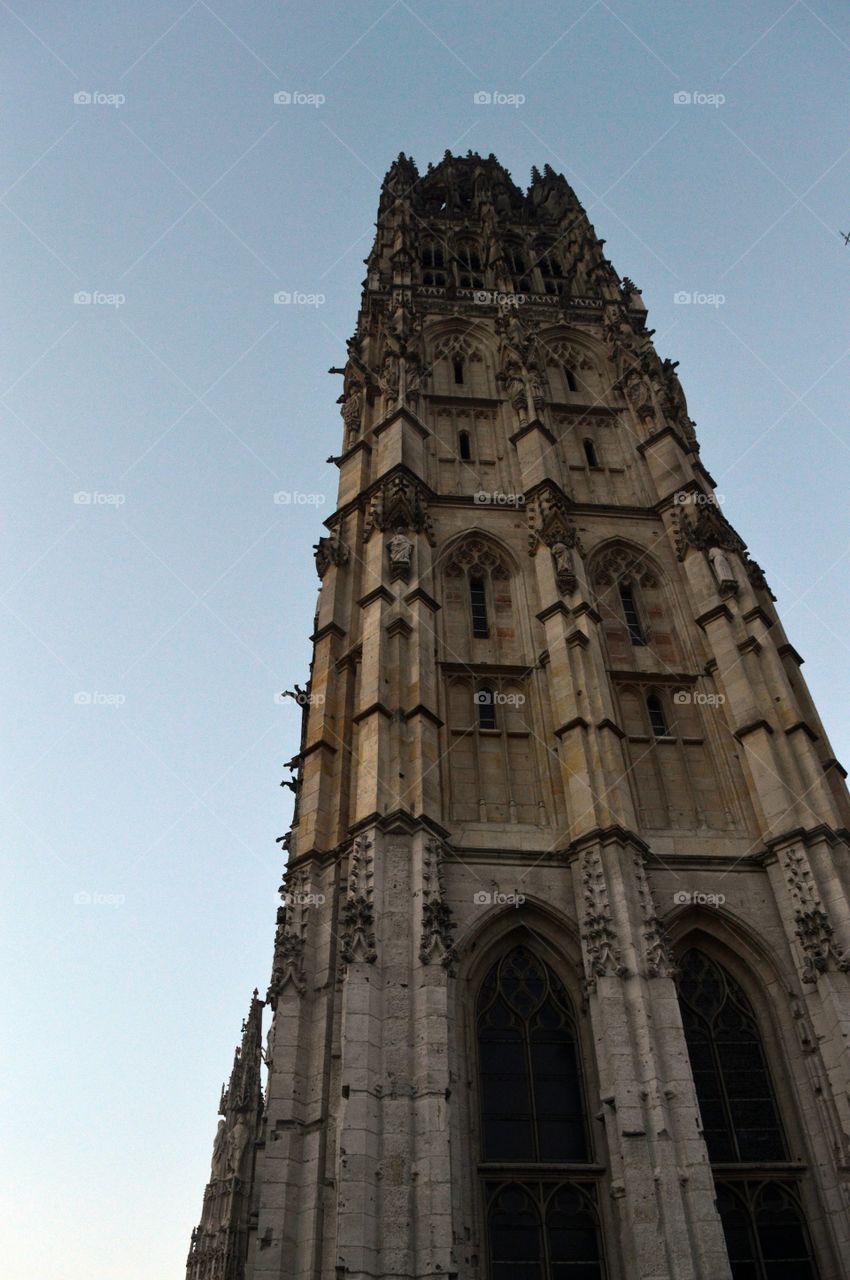 Una torre de una Catedral 
