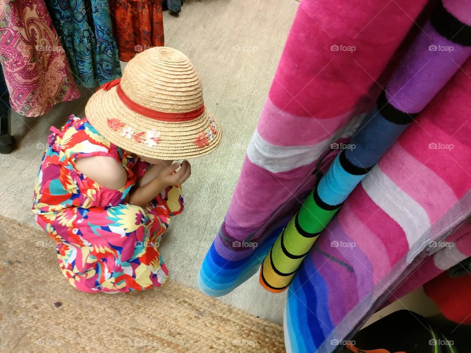 Summer outfits - Multicolor beach dress and hat