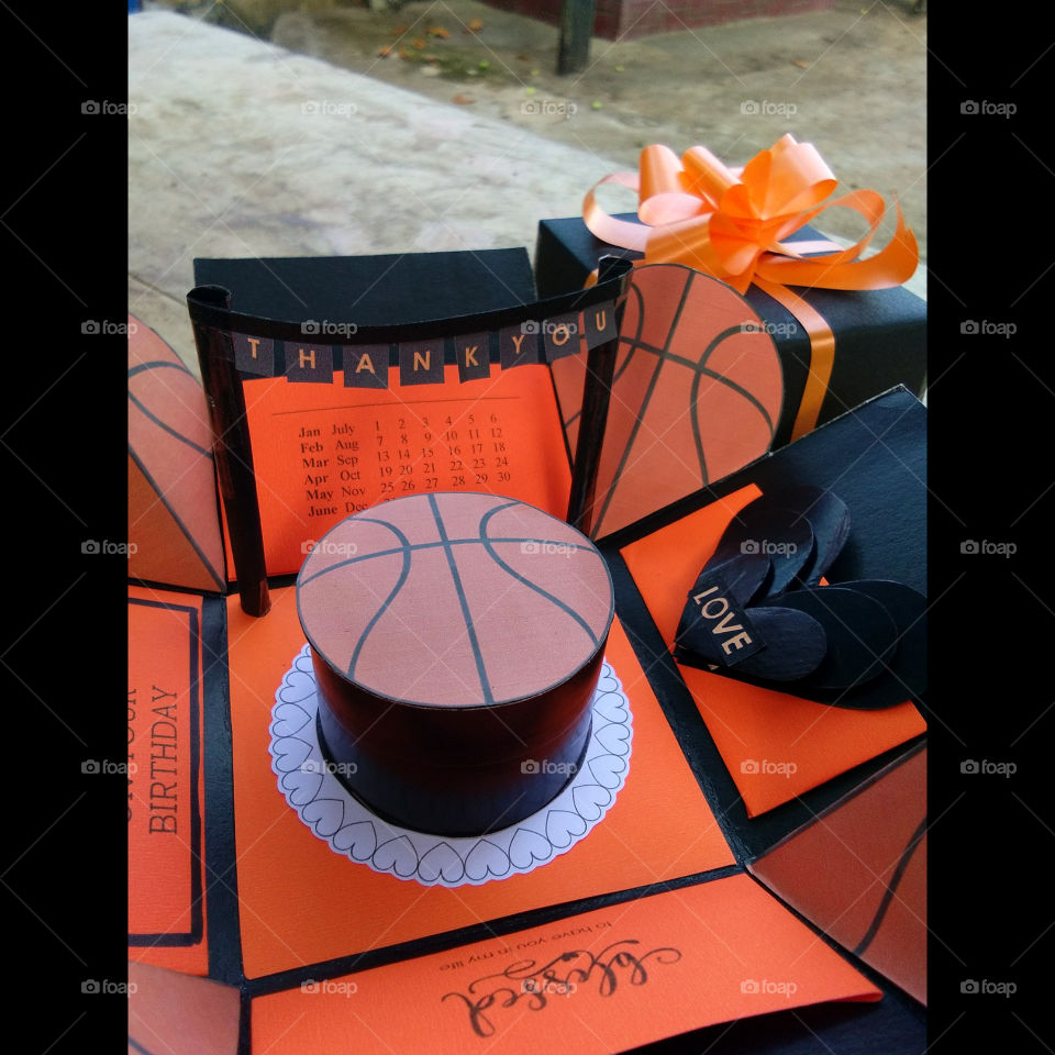 basketball-themed explosion box