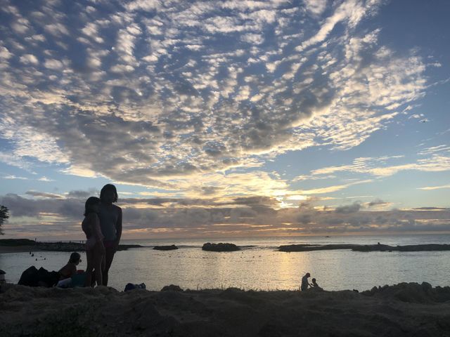 Mother and child silhouette 