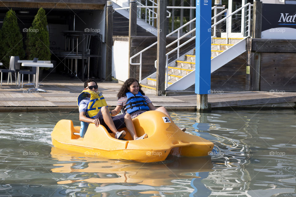 Sibling paddling boat 