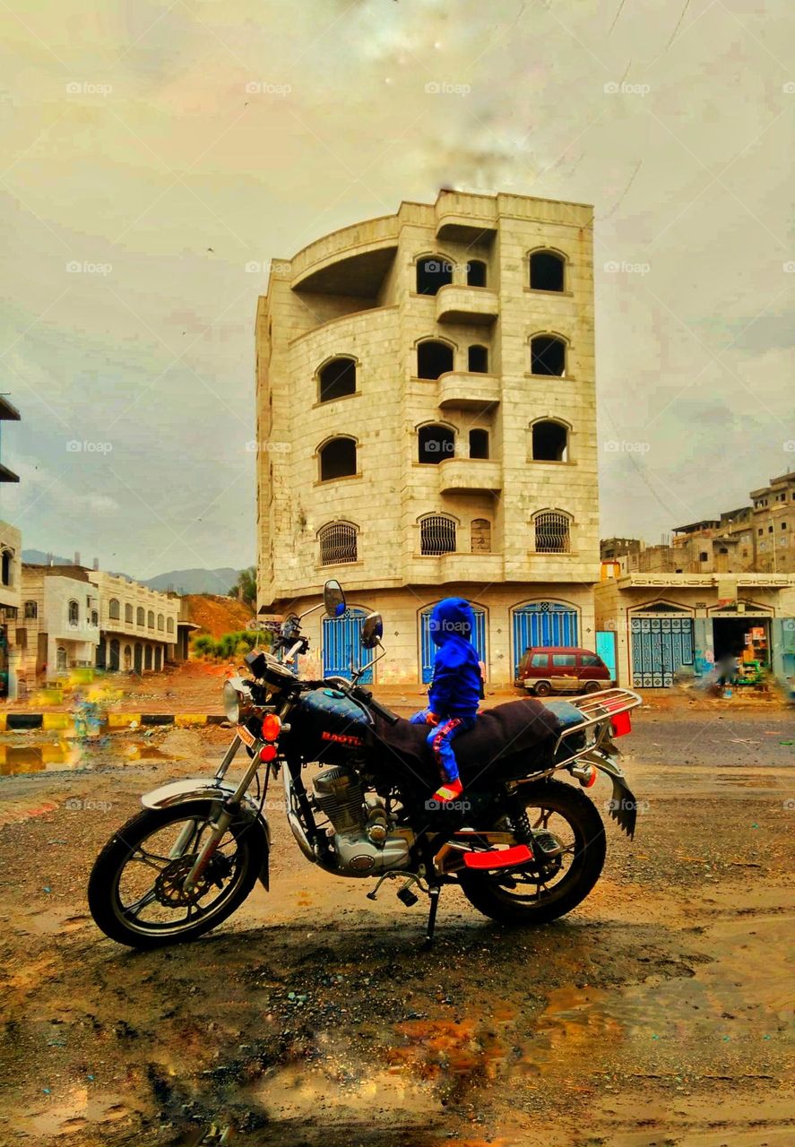Motorcycle and child, nice view…