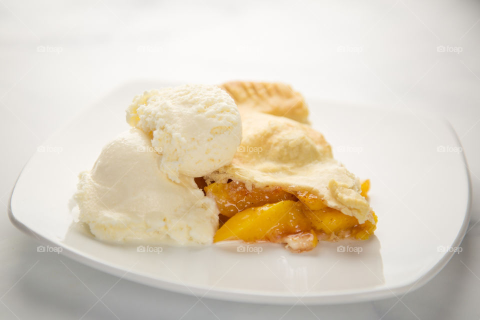 Peach Pie with Vanilla Ice Cream