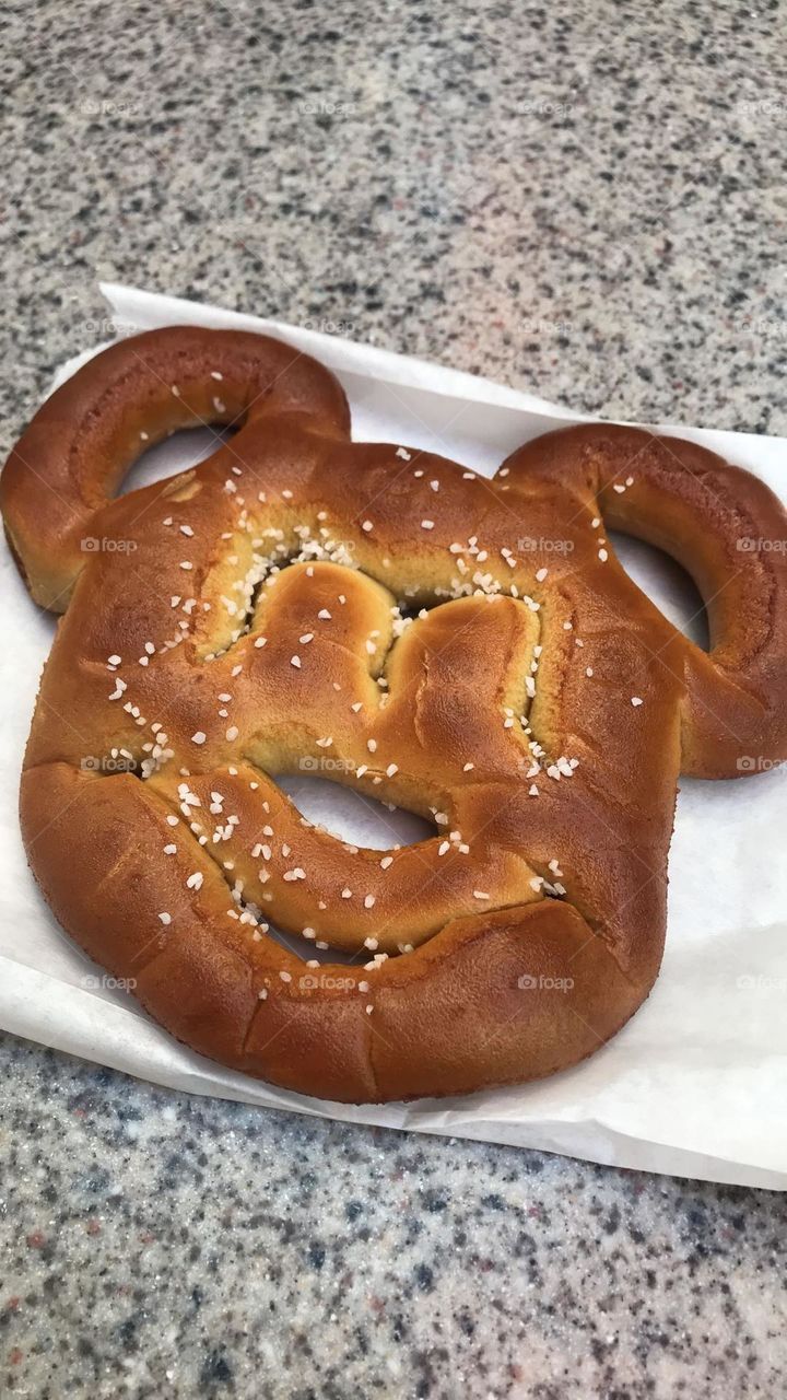 Mickey pretzel 
