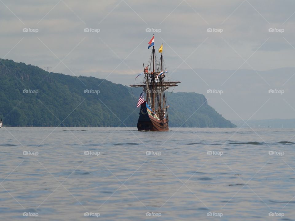 Sailing on the Hudson 