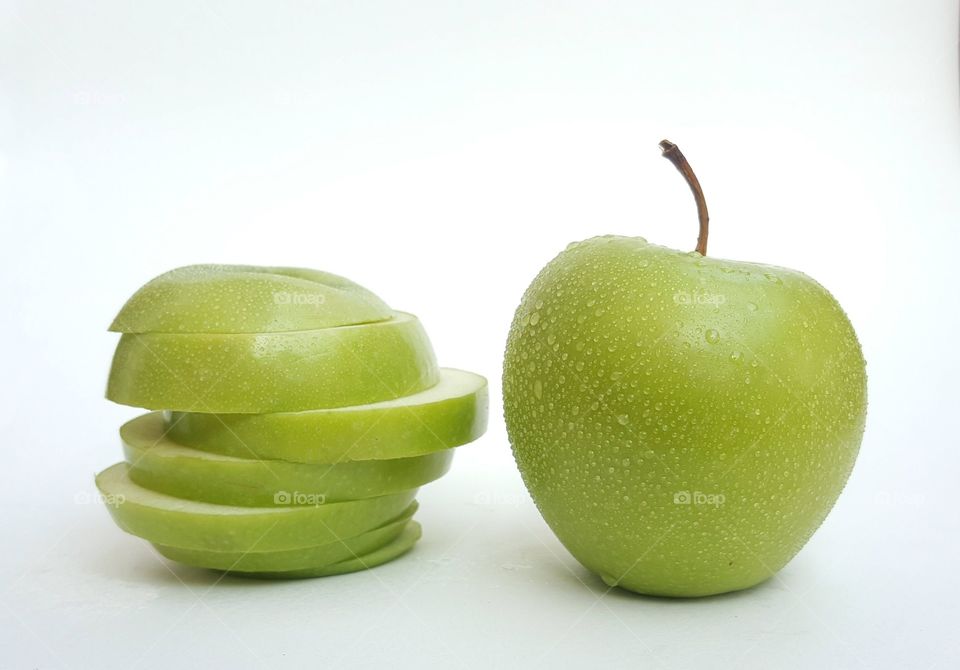 #apple #greenapple #moistwater #health  #tasty #mobile_click #s6edgeplus#green