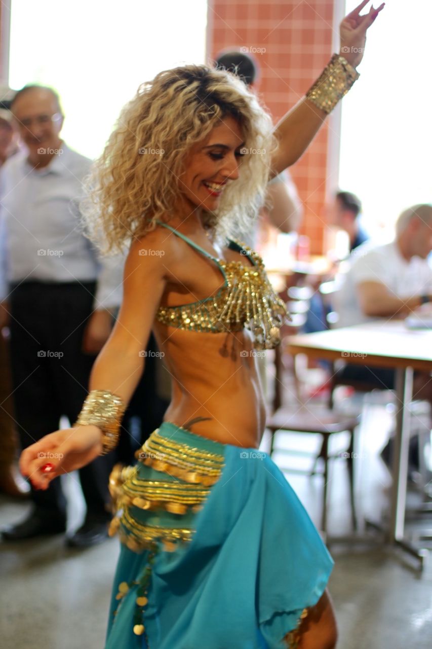 Belly dancing 