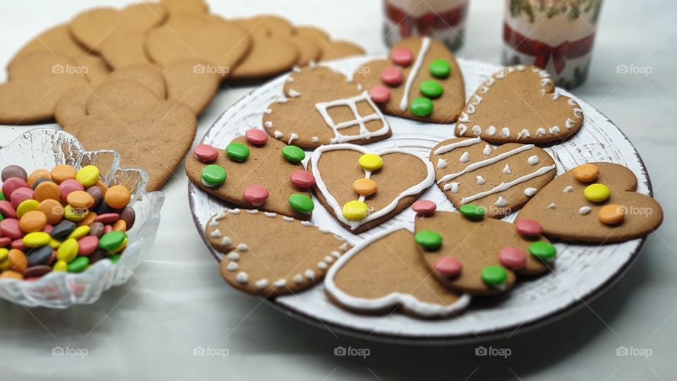 Gingerbread with colorful chocolate candy 