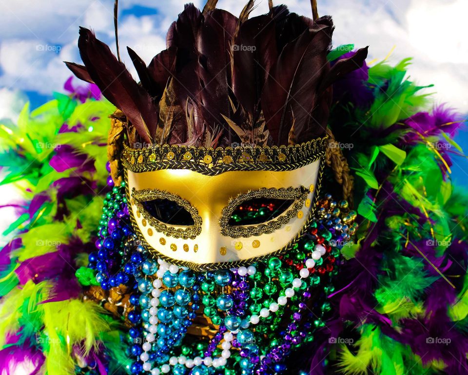 Carnival mask and beads 