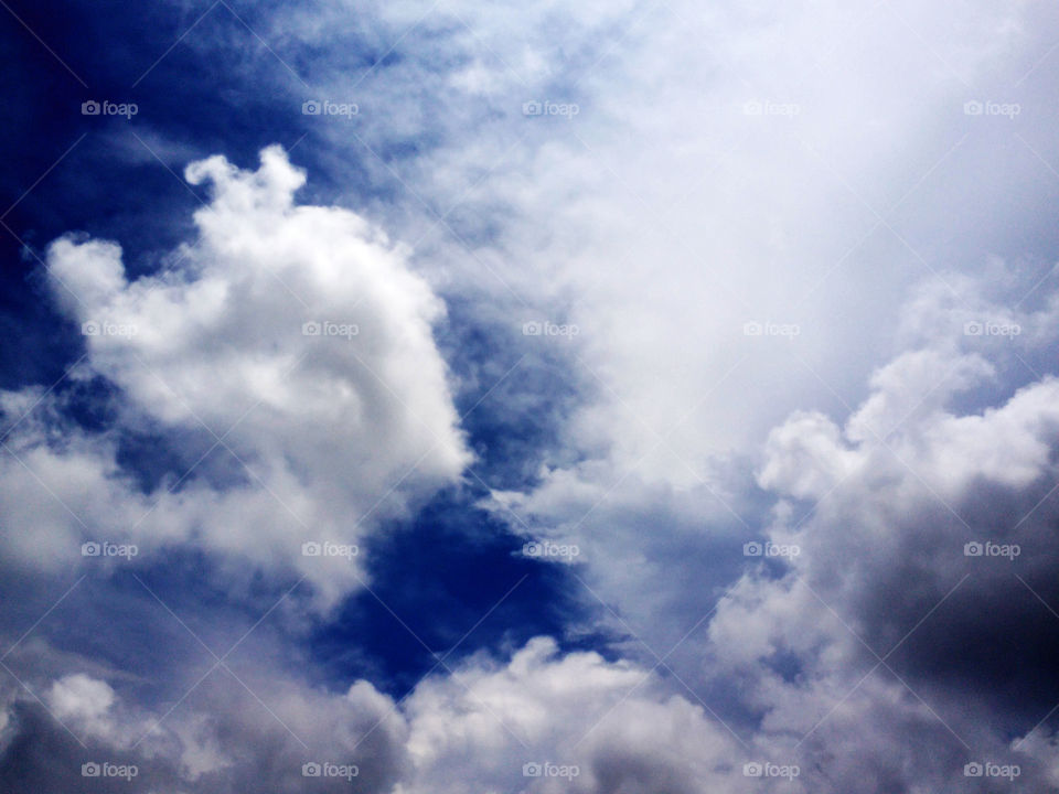 the clound. 6he clound on blue sky