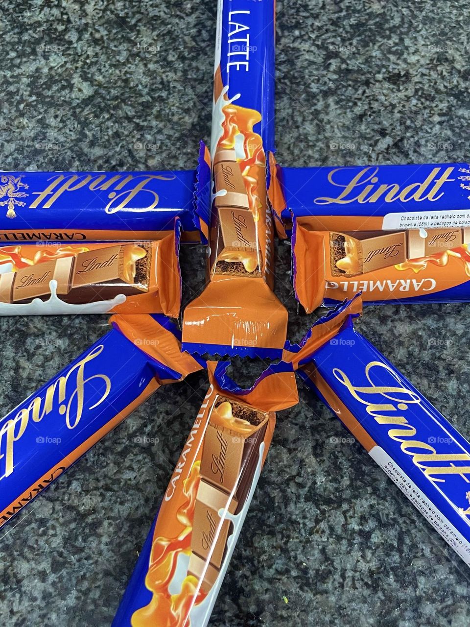 When colors meet in perfect contrast.
Quando as cores se encontram no contraste perfeito.