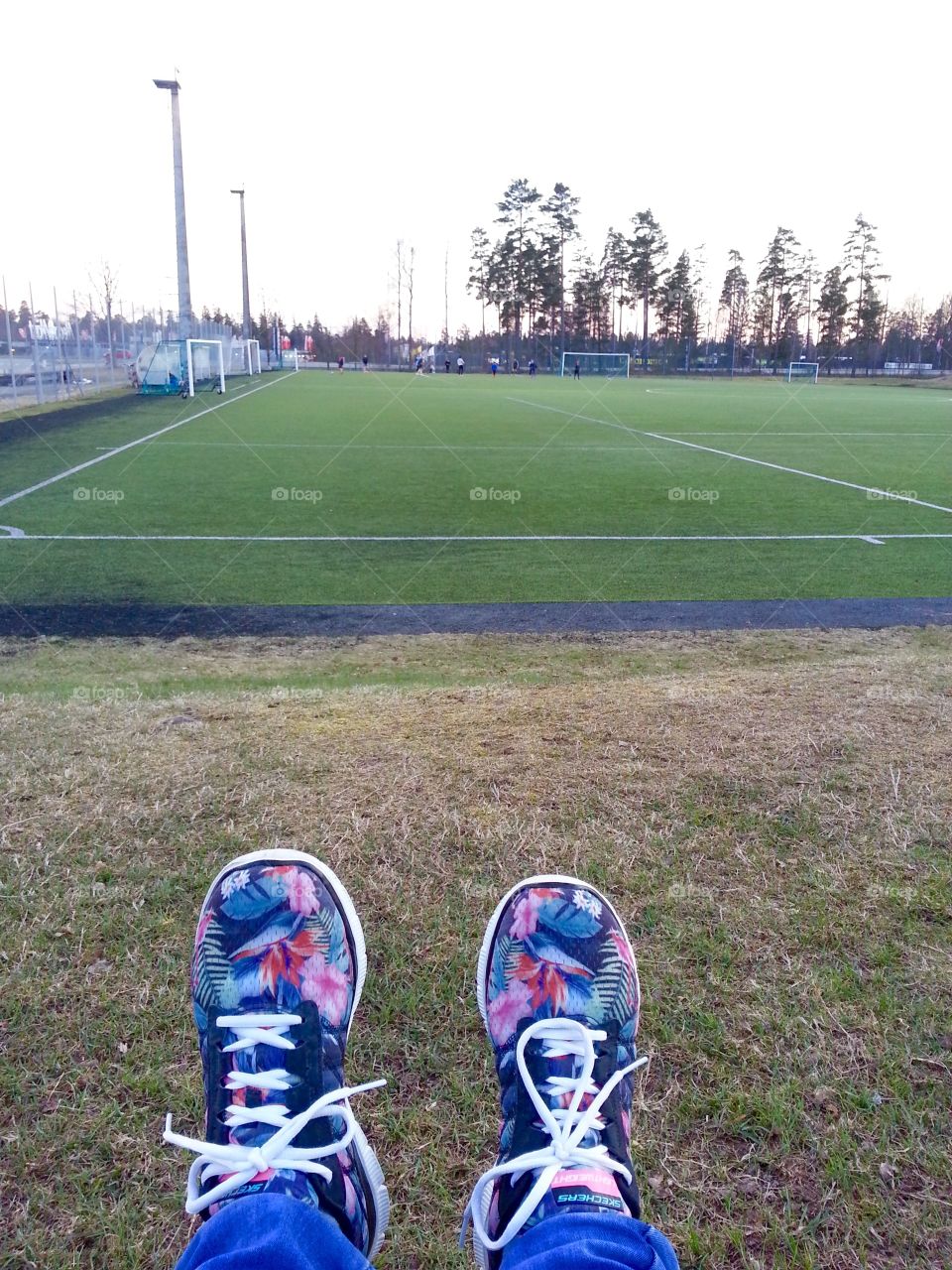 Waiting for my sons rugby training to finish. It was a cold evening and my son even got sick after training🏉