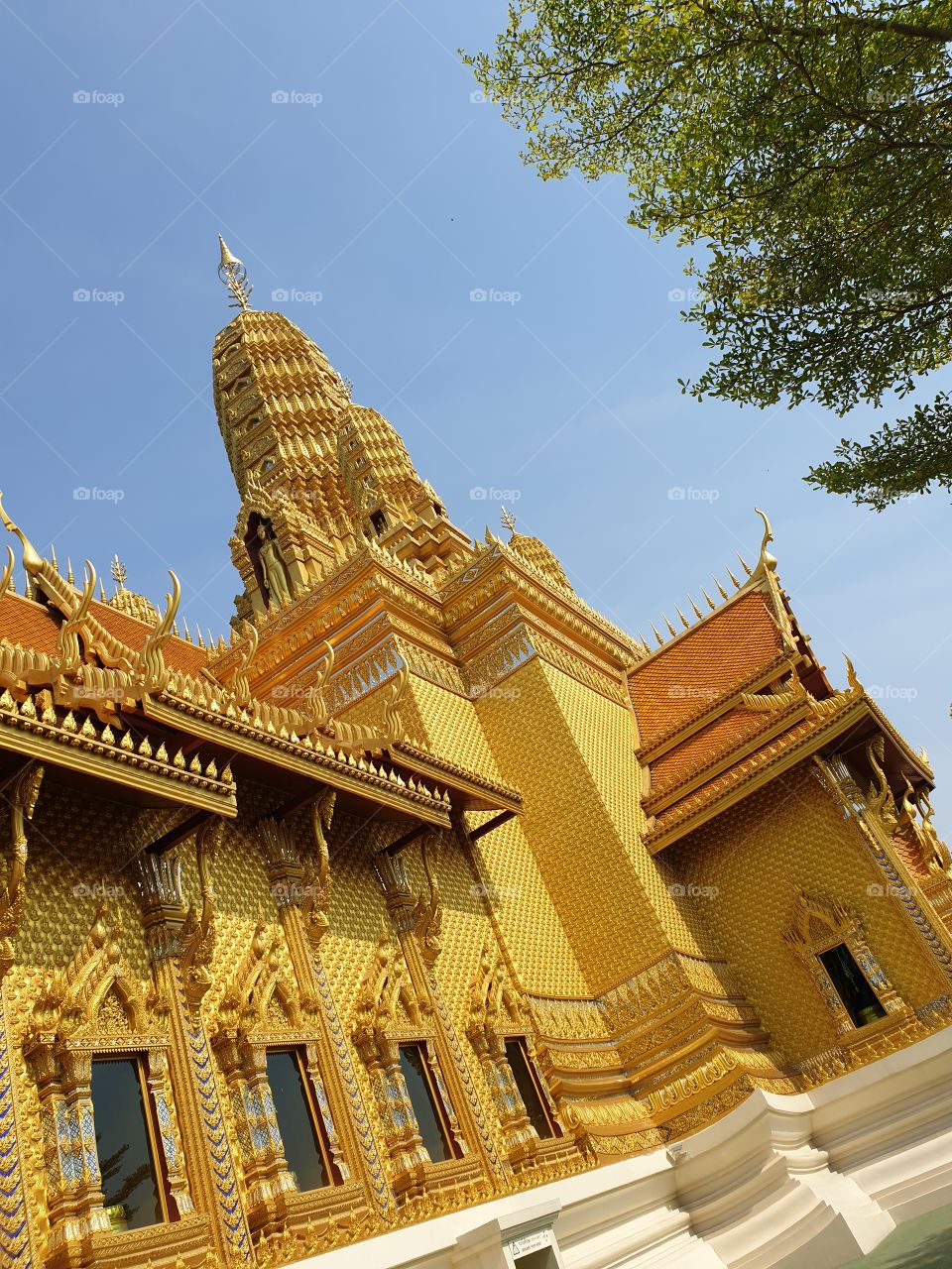 golden temple at Meuangborann