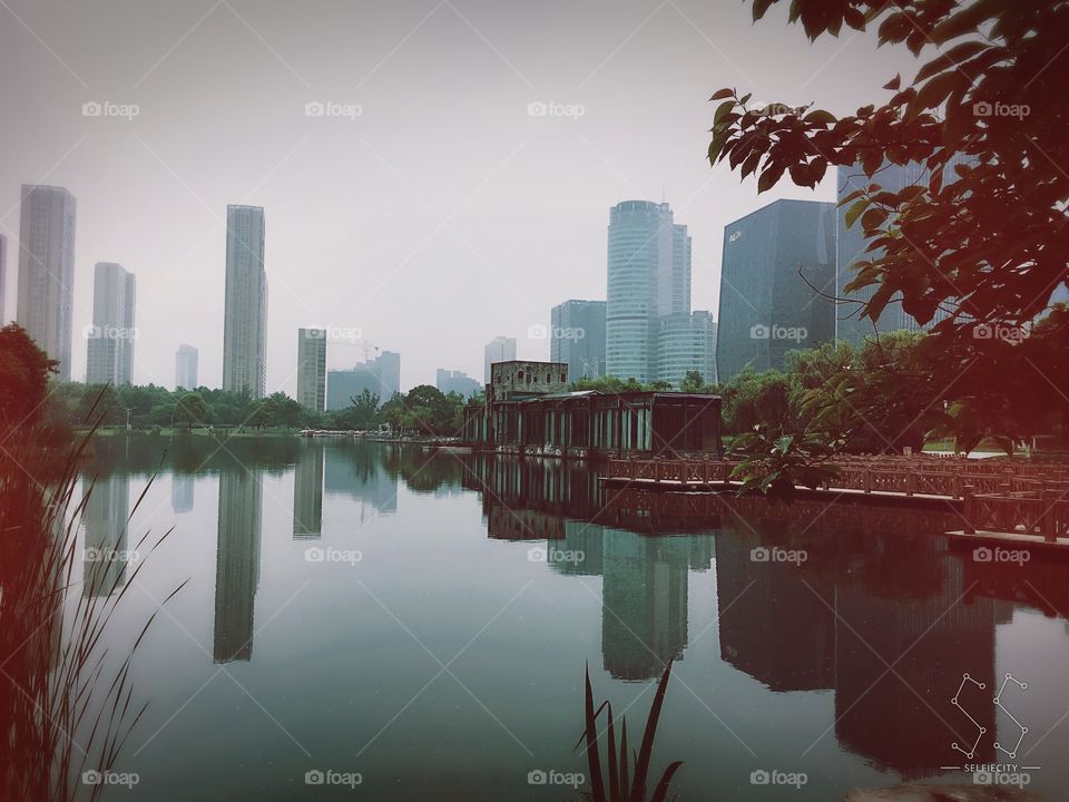 Yin Zhou Park at Ningbo. Morning run with freshest air and peaceful view. Sofitel is nearby~