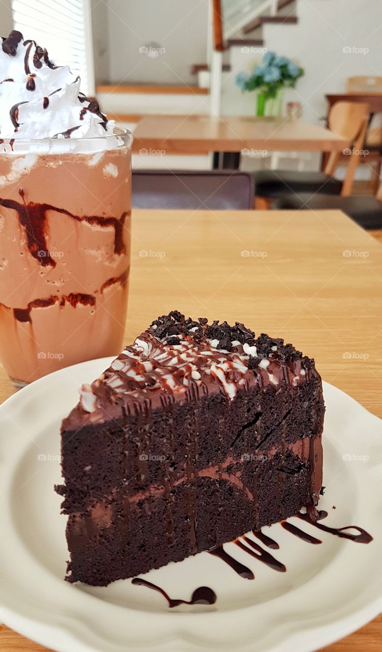 chocolate cake and chocolate shake