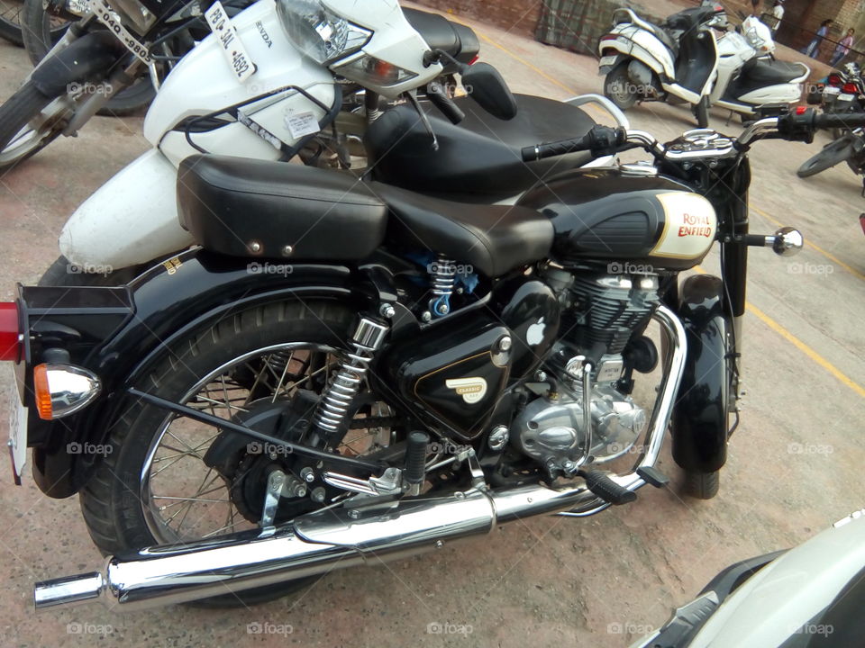 powerful motercycle bullet enfield
