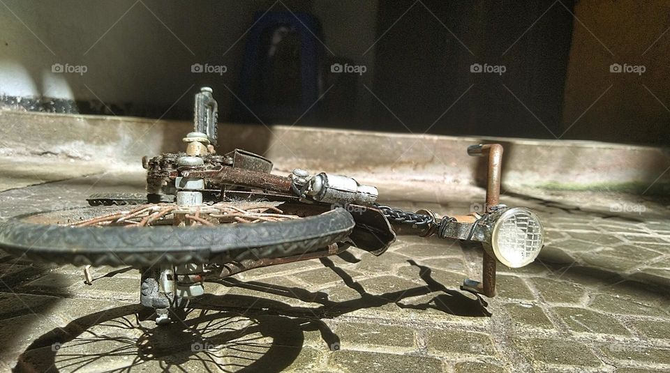 My bike fell in the morning