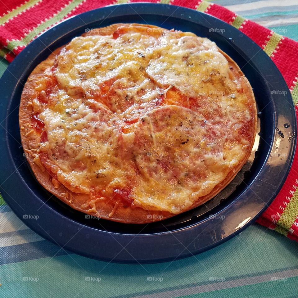 tortilla pizza