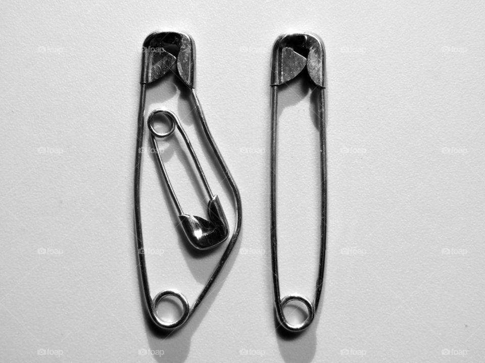 safety pin macro photography