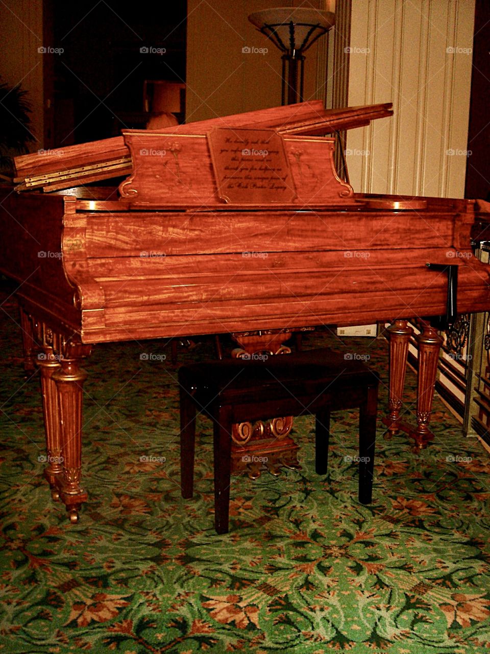 Piano in New York museum 