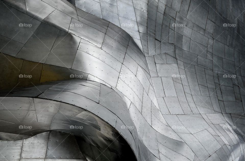 Post-modern artistic metal plate building architecture 