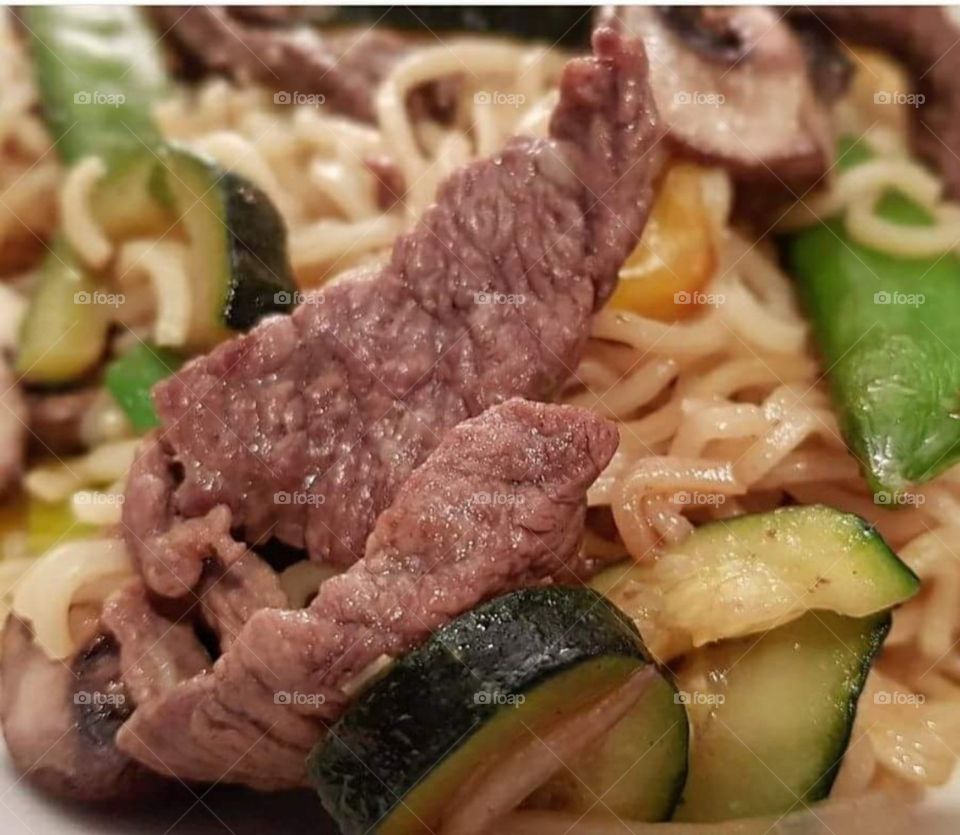 Noodles with beef vegetables