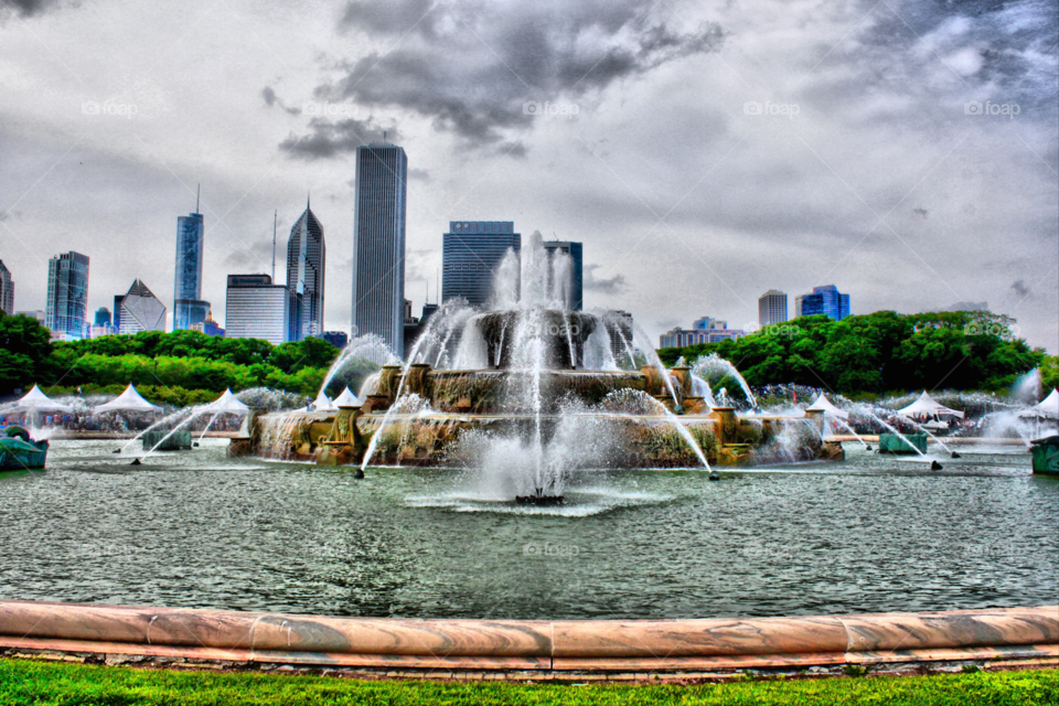 Buckingham Fountain. This is Buckingham fountain in Chicago. The city is in the background.
