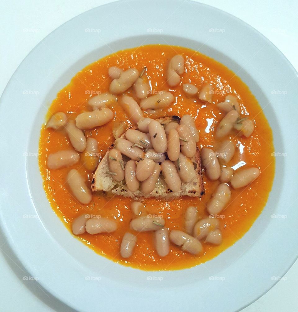 pumpkin soup with beans