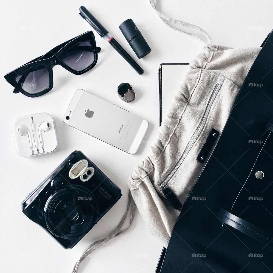 Awesome fashion flat lays with modern black and white items.