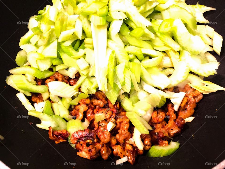 Cooking celery and walnut 